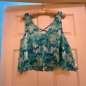 NWT Ladies G BY GUESS Fluted Crop Top Size Small
